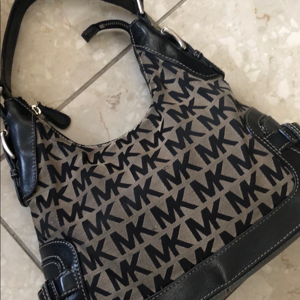 Authentic Michael Kors black signature mk Purse